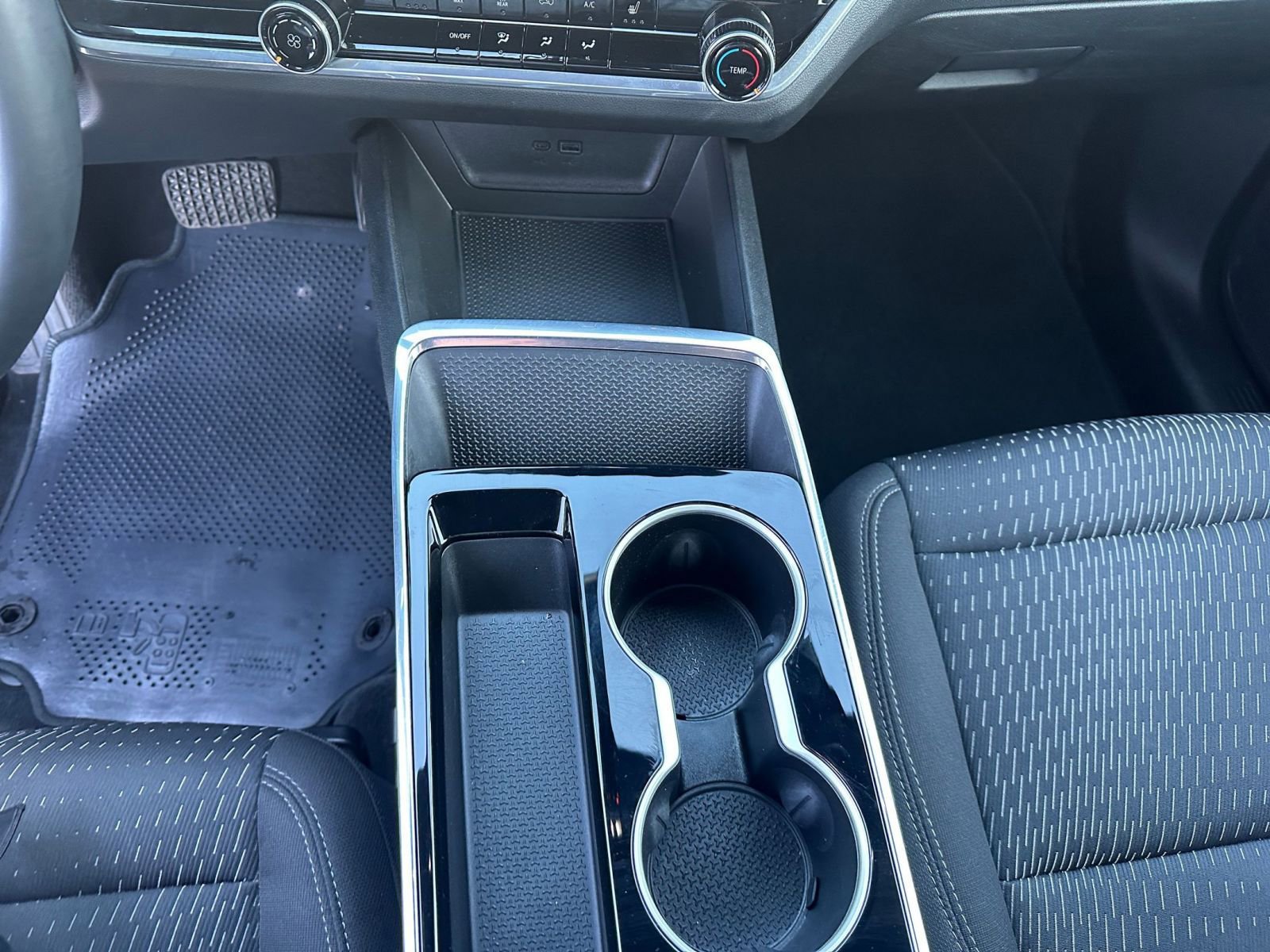 Used 2025 Chevrolet Equinox LT image 40