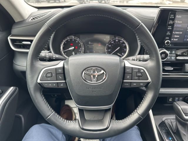 Certified 2022 Toyota Highlander XLE image 17