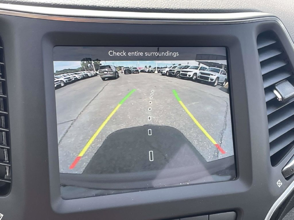 Certified 2022 Jeep Cherokee Latitude Lux AWD/4WD image 35
