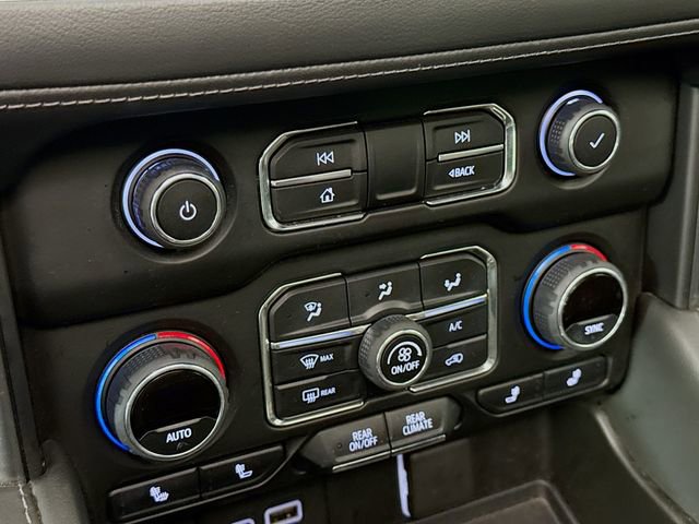 Used 2022 Chevrolet Suburban Z71 w/ Z71 Off-Road Package AWD/4WD image 18