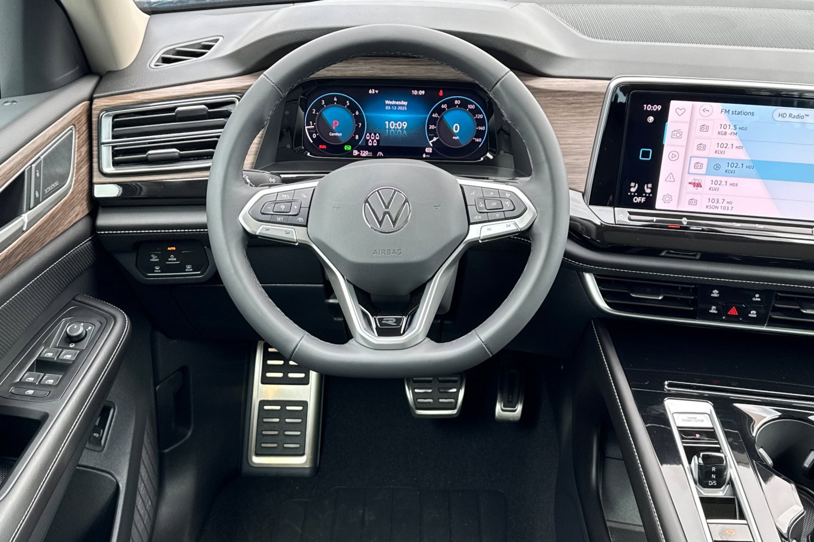 New 2025 Volkswagen Atlas SEL Premium R-Line image 12