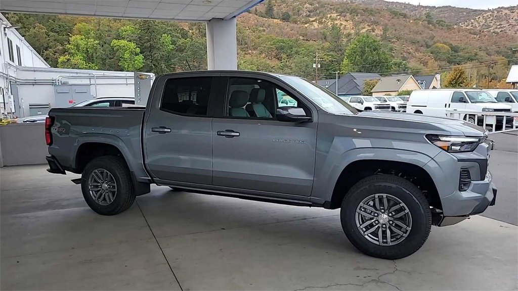 New 2024 Chevrolet Colorado LT w/ LT Convenience Package III image 3