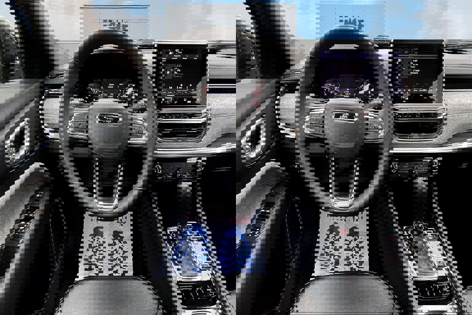 Used 2024 Jeep Compass Latitude image 15