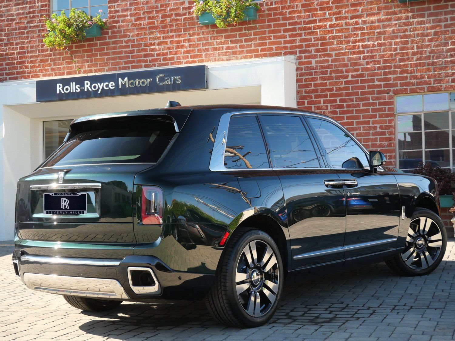 Used 2026 Rolls-Royce Cullinan AWD/4WD image 2