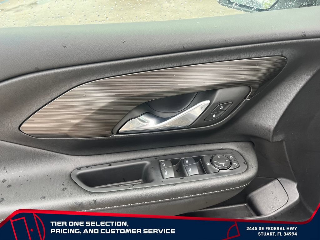 Used 2024 GMC Terrain SLE AWD/4WD image 23