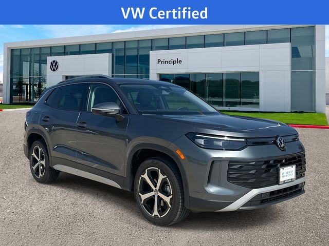 Used 2025 Volkswagen Tiguan SE image 4