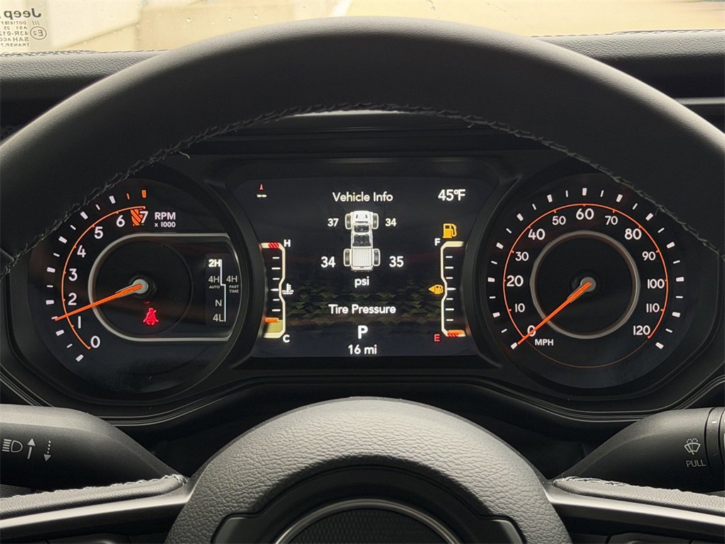 New 2025 Jeep Gladiator Rubicon image 13