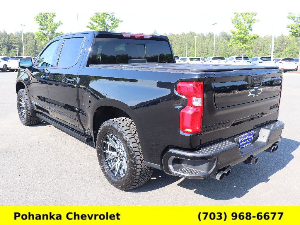 Used 2024 Chevrolet Silverado 1500 High Country w/ Midnight Edition AWD/4WD image 5