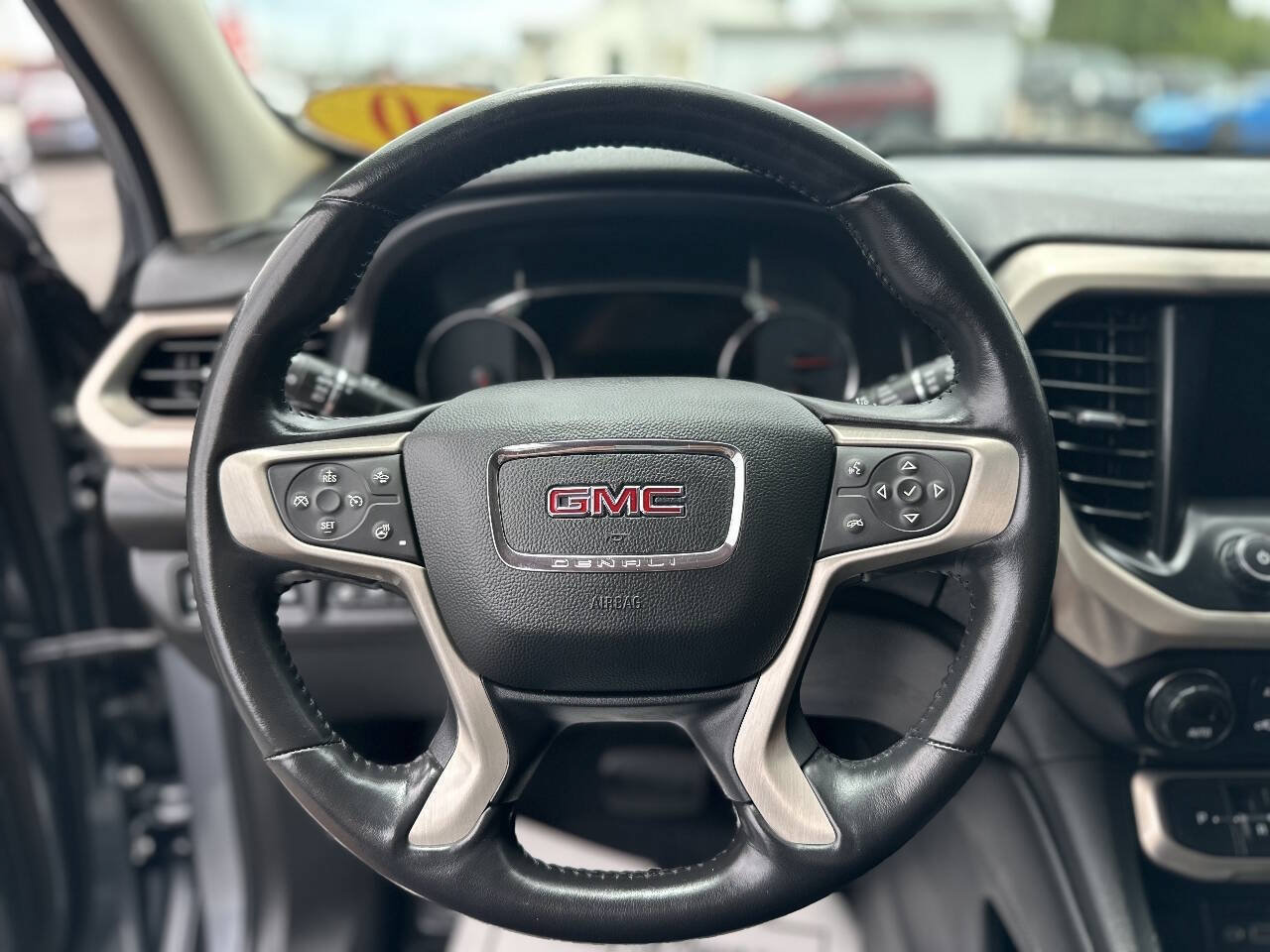 Used 2020 GMC Acadia Denali w/ Denali Ultimate Package AWD/4WD image 11