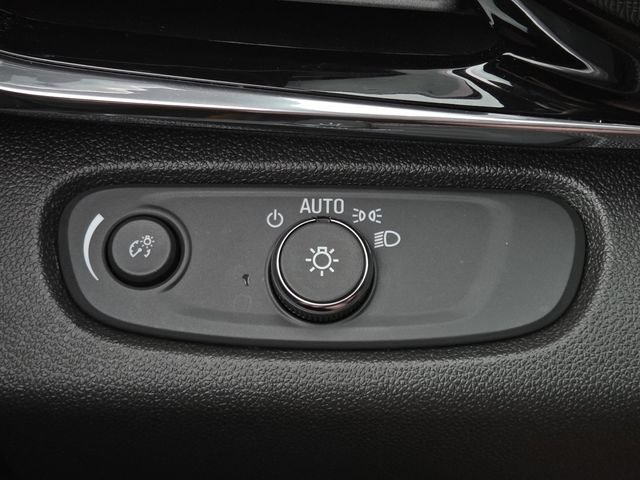 Used 2024 Buick Envista Sport Touring w/ Convenience I Package FWD image 10