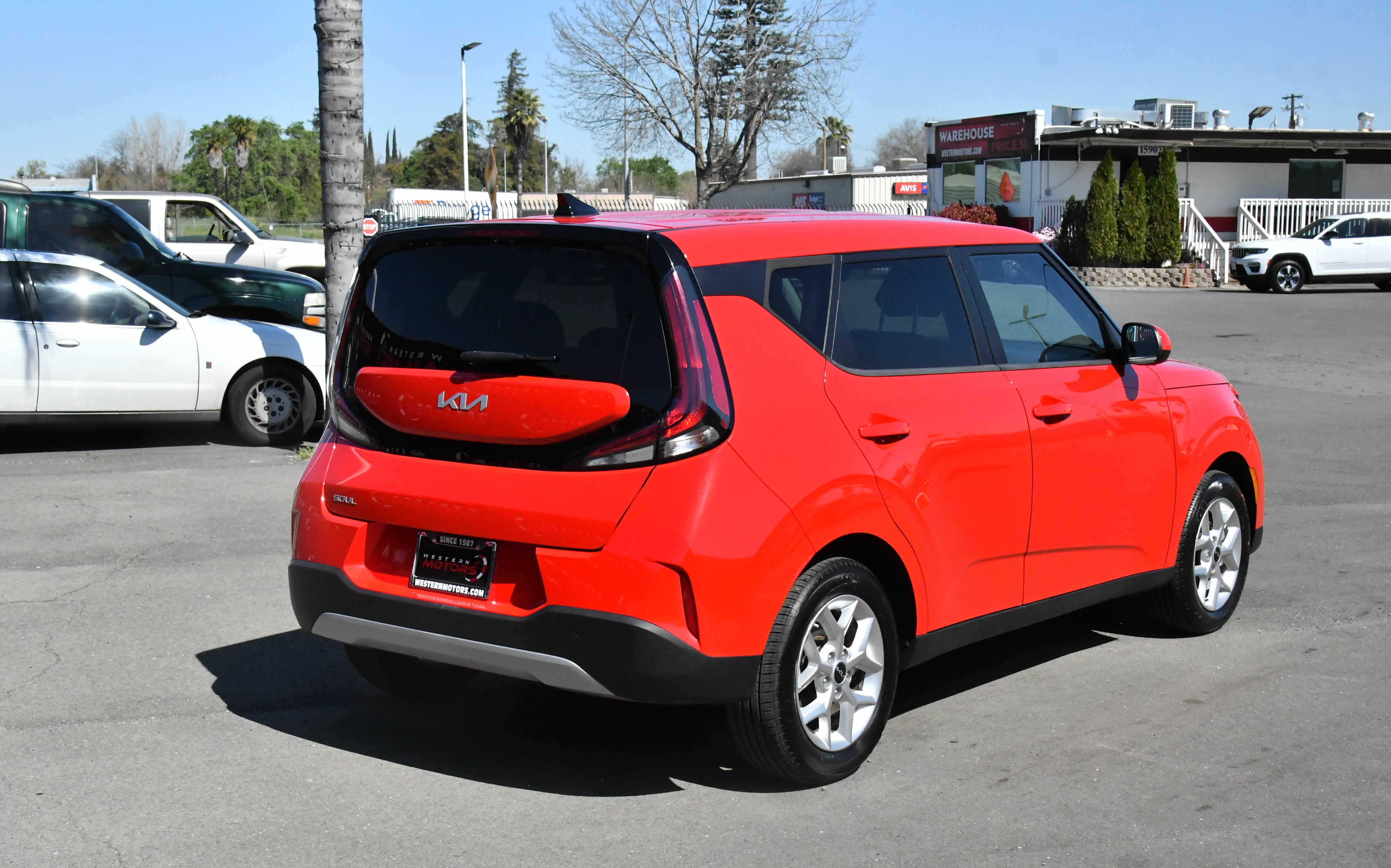 Used 2024 Kia Soul LX w/ Option Group 015 FWD image 8