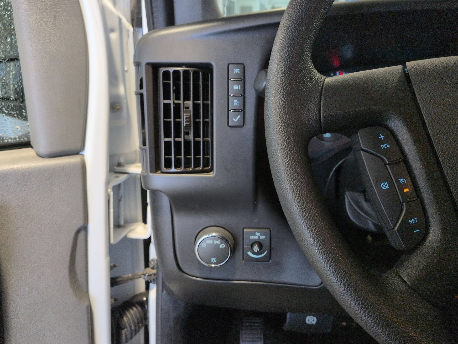 Used 2024 Chevrolet Express 2500 w/ Driver Convenience Package RWD image 16