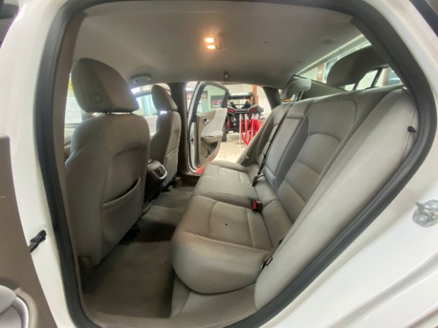 Used 2022 Chevrolet Malibu LT FWD image 19