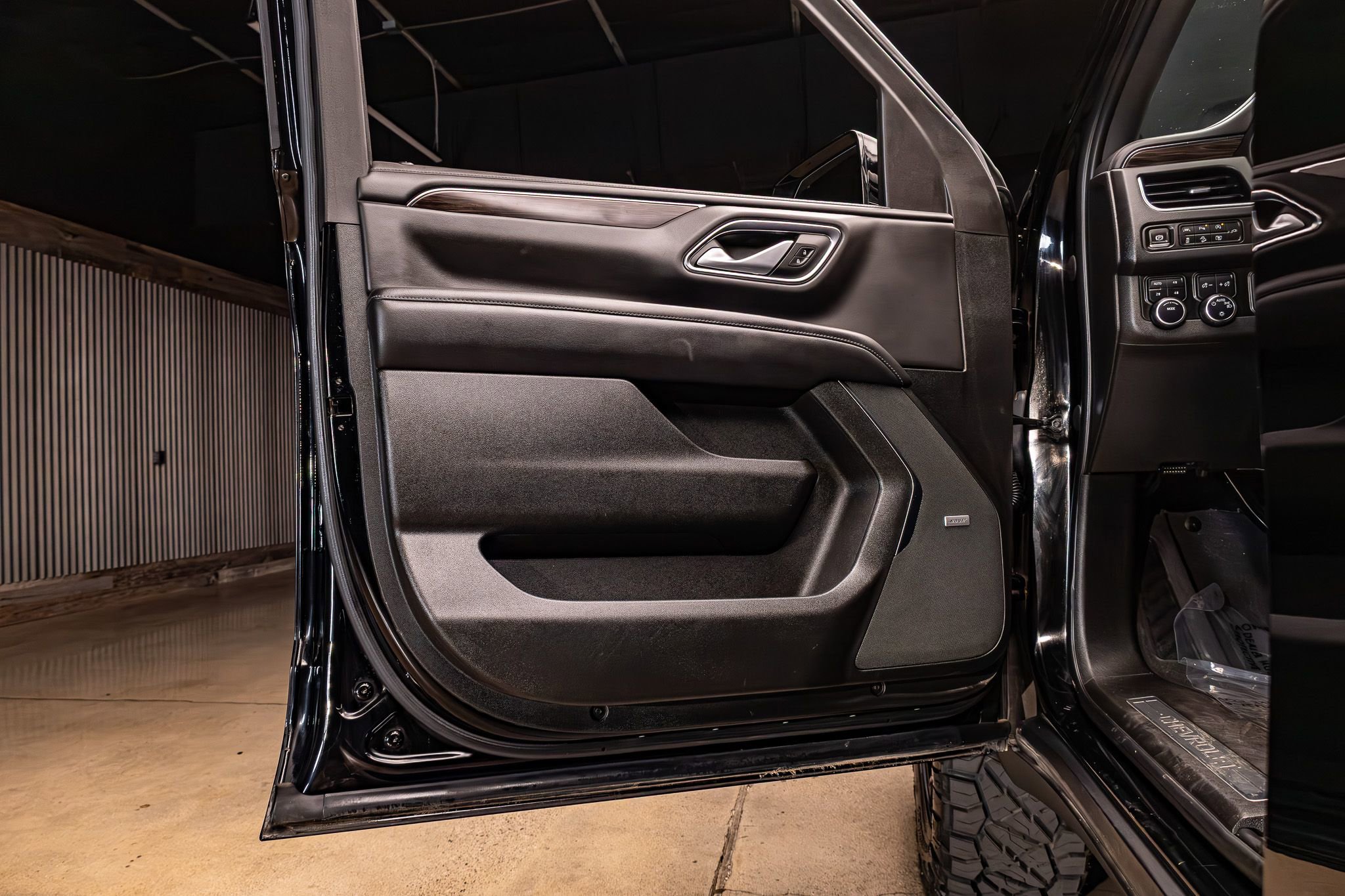 Used 2022 Chevrolet Tahoe Z71 w/ Luxury Package image 30
