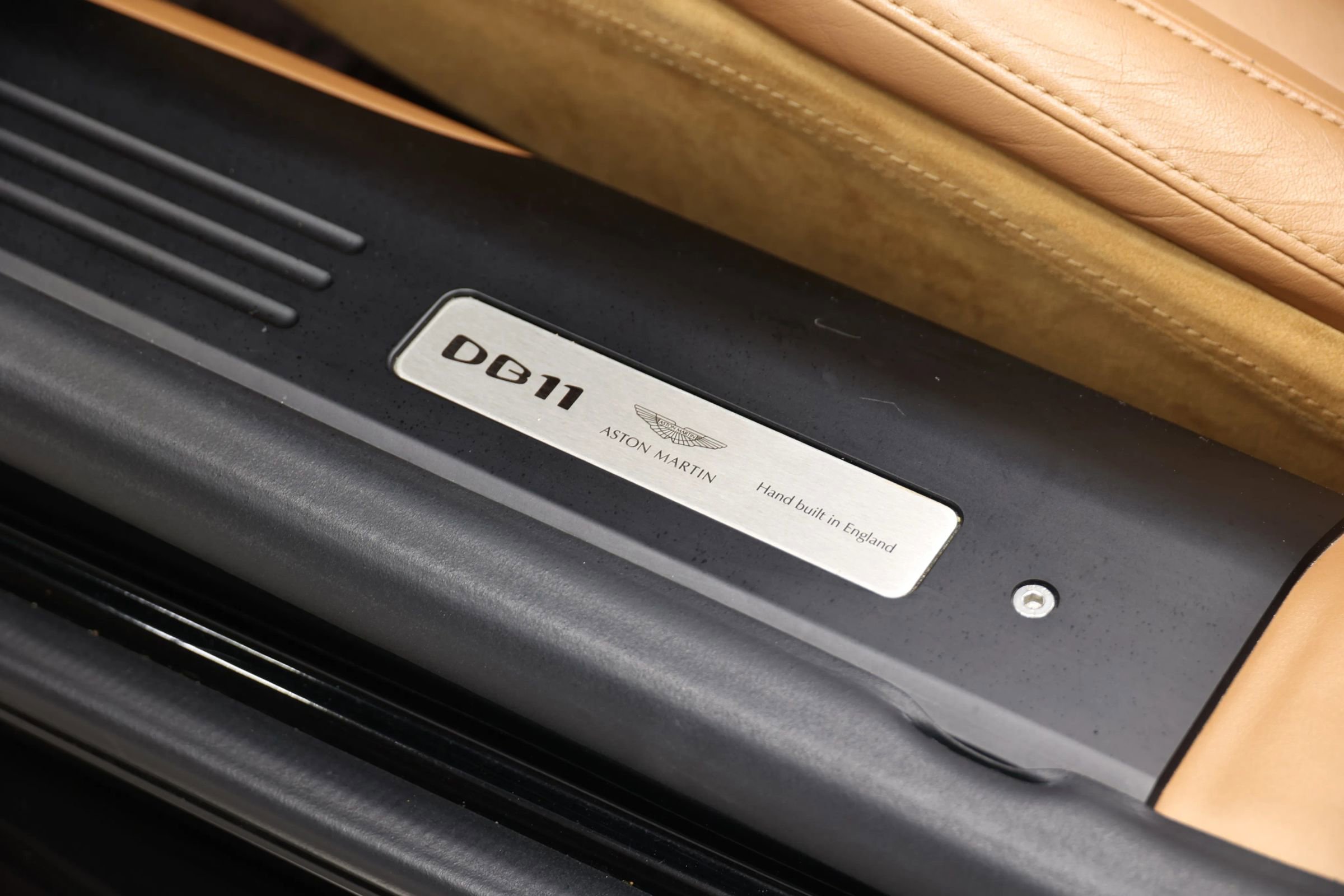 Used 2020 Aston Martin DB11 Volante image 16