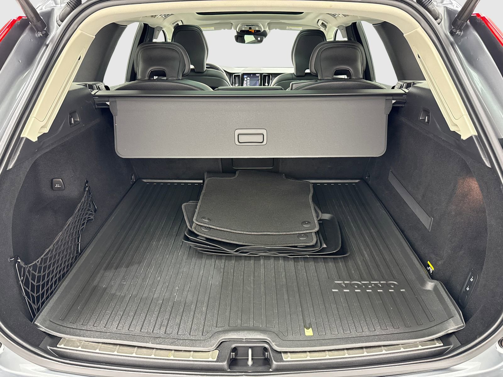 Used 2019 Volvo XC60 T6 Momentum w/ Advanced Package AWD/4WD image 46