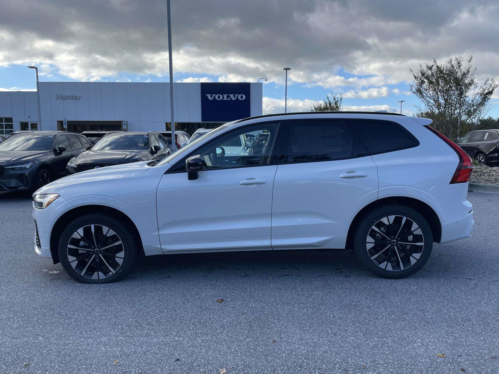 New 2026 Volvo XC60 B5 Plus w/ Climate Package AWD/4WD image 25