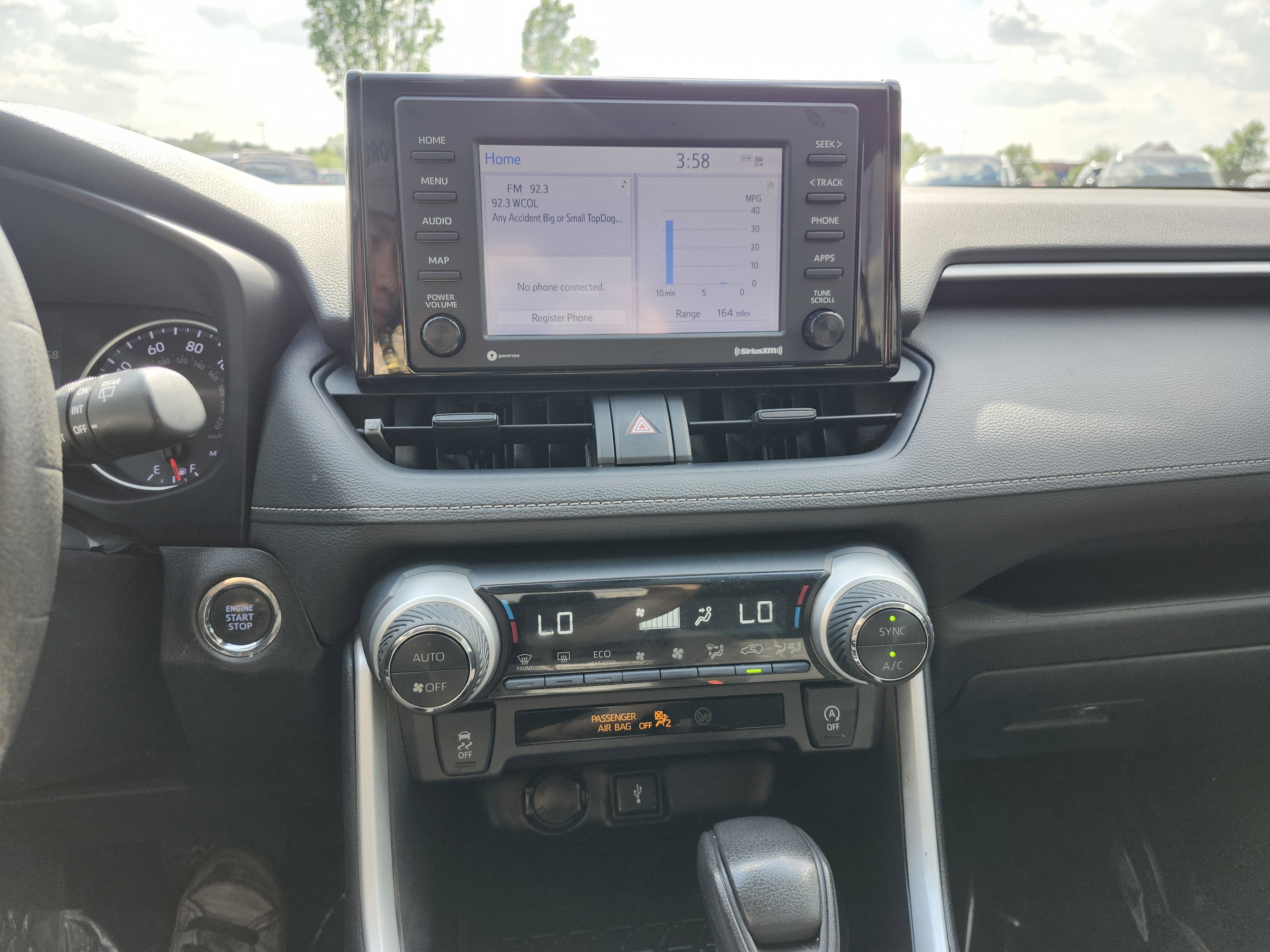 Used 2022 Toyota RAV4 XLE AWD/4WD image 30