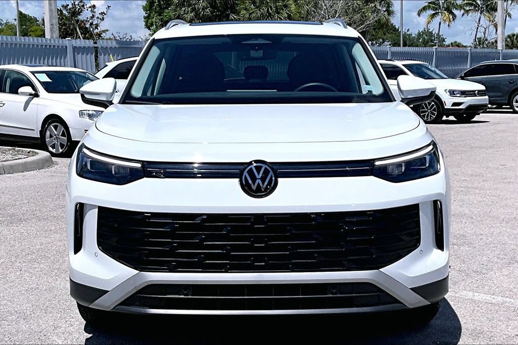 Certified 2026 Volkswagen Tiguan SE w/ Panoramic Sunroof Package FWD image 10