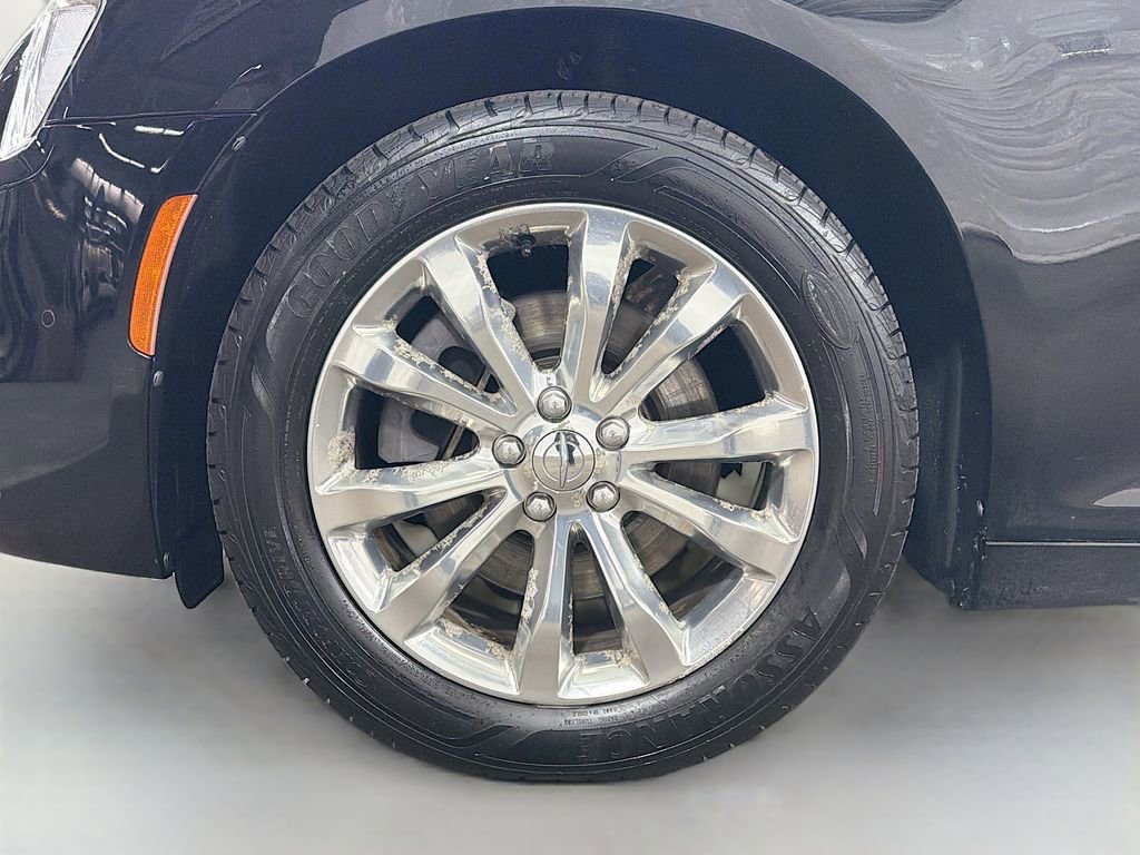 Used 2016 Chrysler 300 Limited image 34