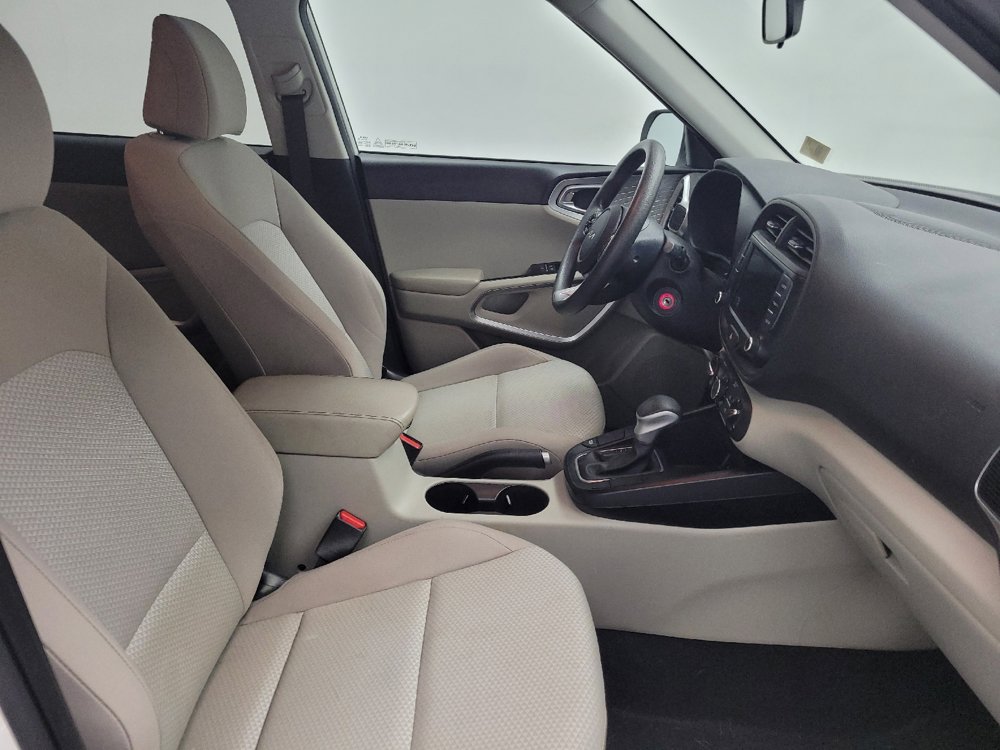 Used 2022 Kia Soul LX image 21