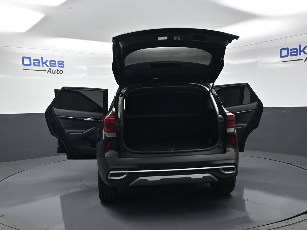 Certified 2022 Kia Seltos SX w/ Sunroof Package AWD/4WD image 59