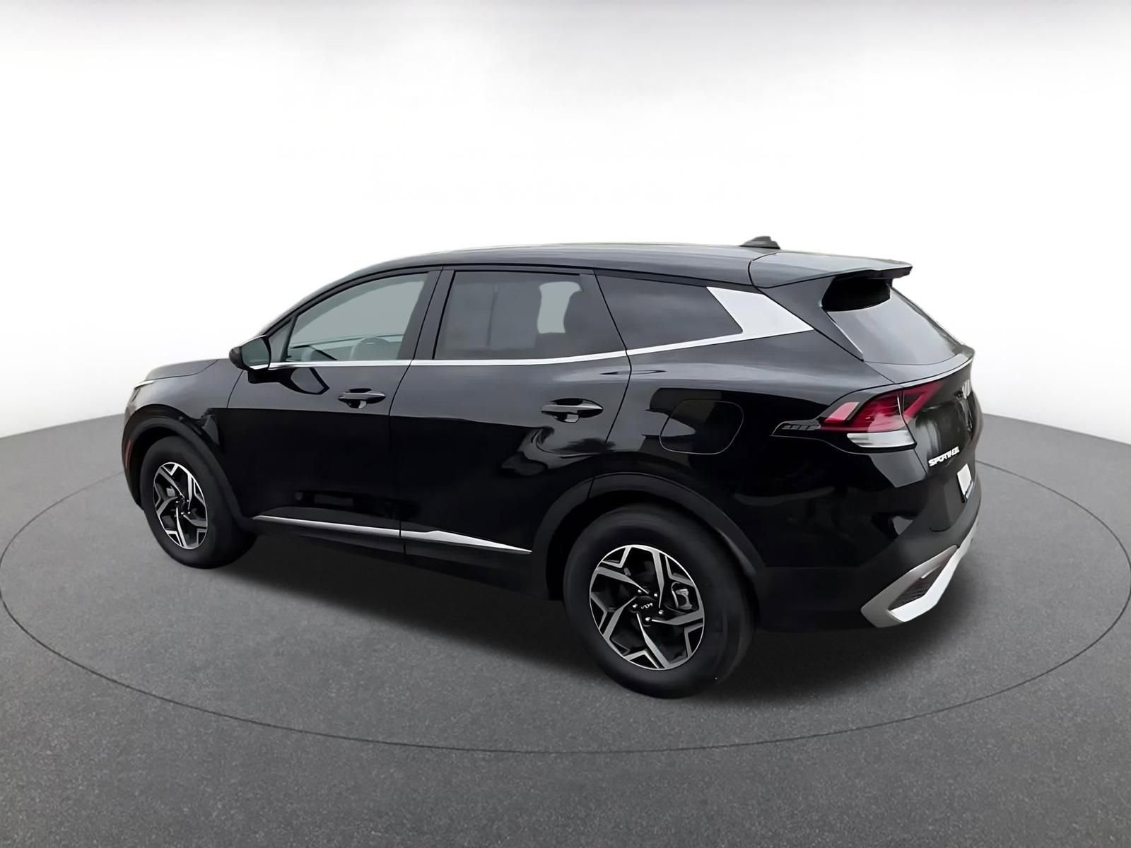 Used 2025 Kia Sportage LX image 10