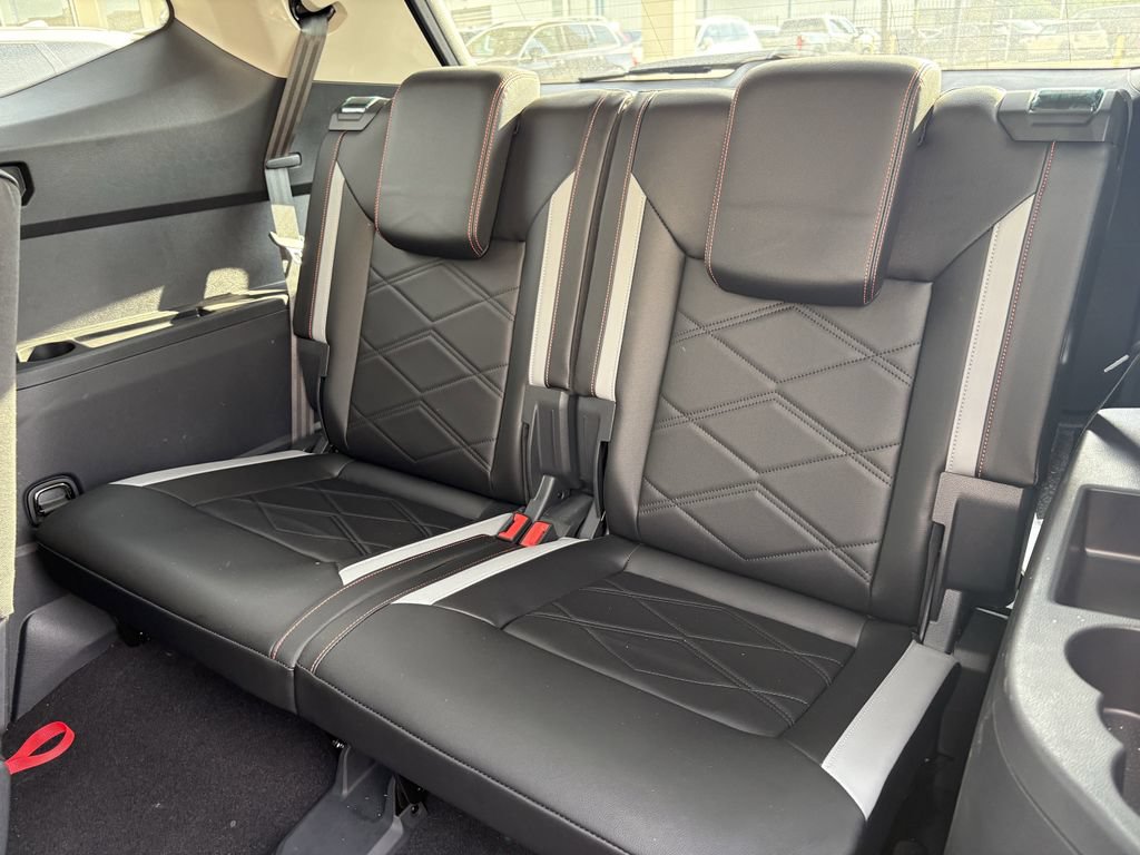 Used 2024 Volkswagen Atlas Peak Edition SEL AWD/4WD image 24