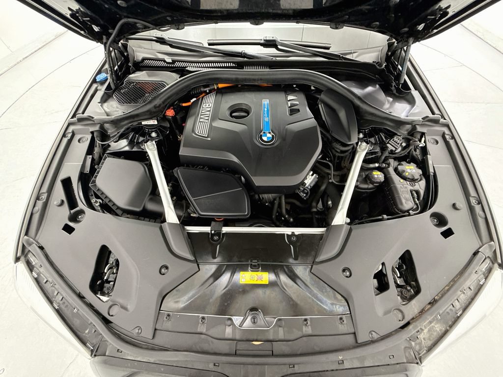 Used 2018 BMW 530e RWD image 28