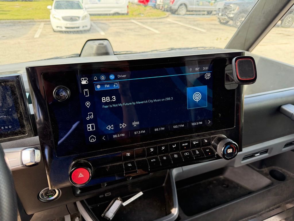 Used 2024 Chevrolet Brightdrop 600 w/ Commercial Equipment Package AWD/4WD image 7