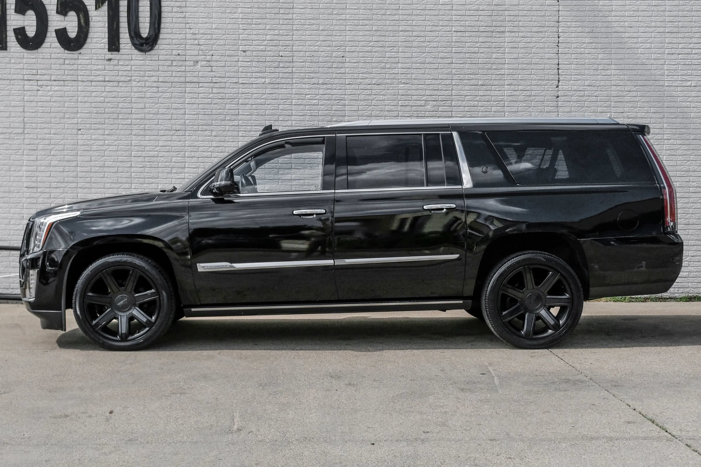 Used 2015 Cadillac Escalade ESV Premium AWD/4WD image 10