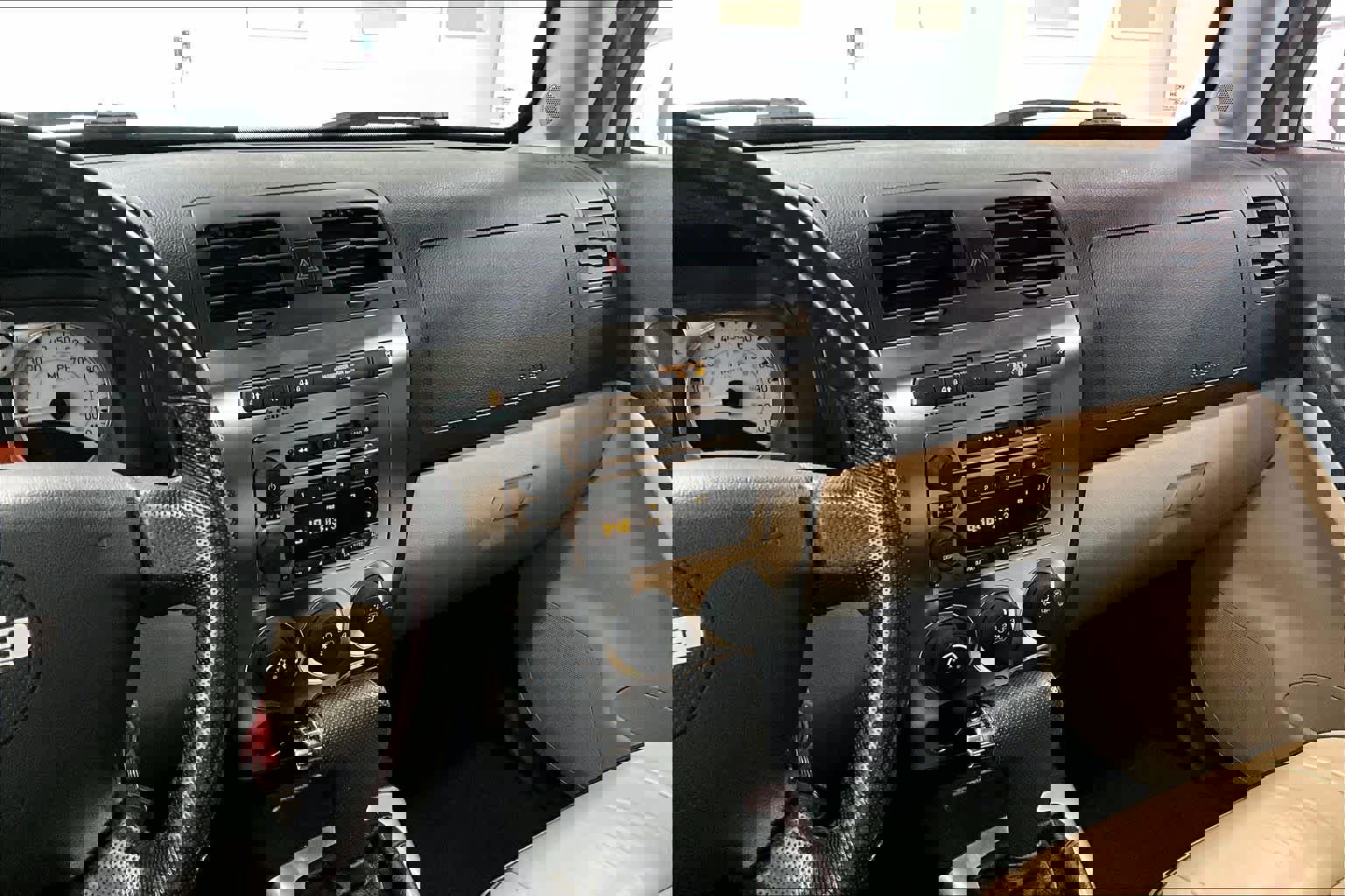 Used 2010 HUMMER H3T Luxury w/ Appearance Package AWD/4WD image 14