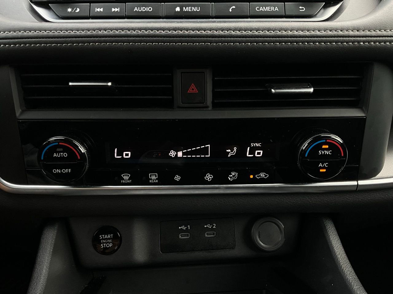 Used 2025 Nissan Rogue SV image 28