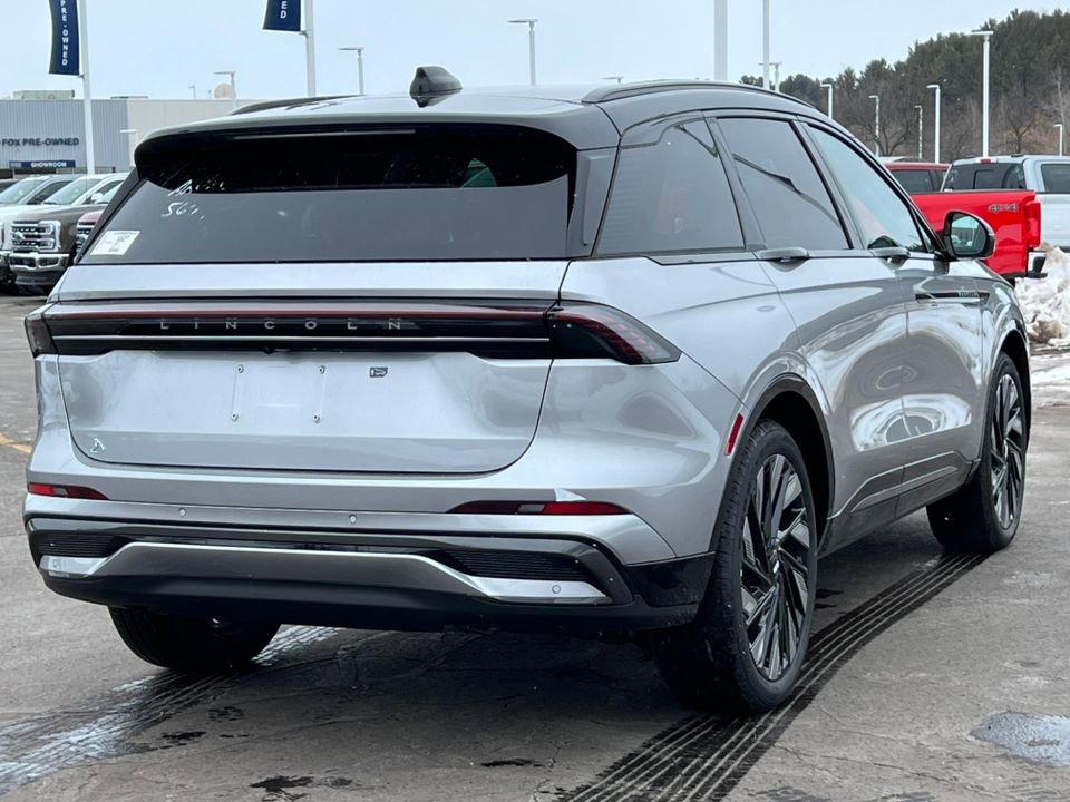 New 2026 Lincoln Nautilus Reserve w/ Jet Appearance Package AWD/4WD image 9