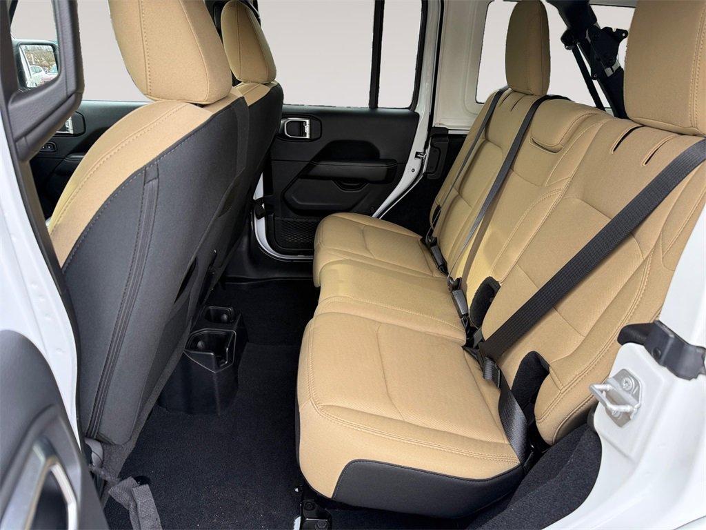 Used 2019 Jeep Wrangler Unlimited Sahara image 13