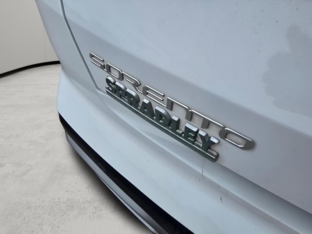 Used 2023 Kia Sorento SX image 10