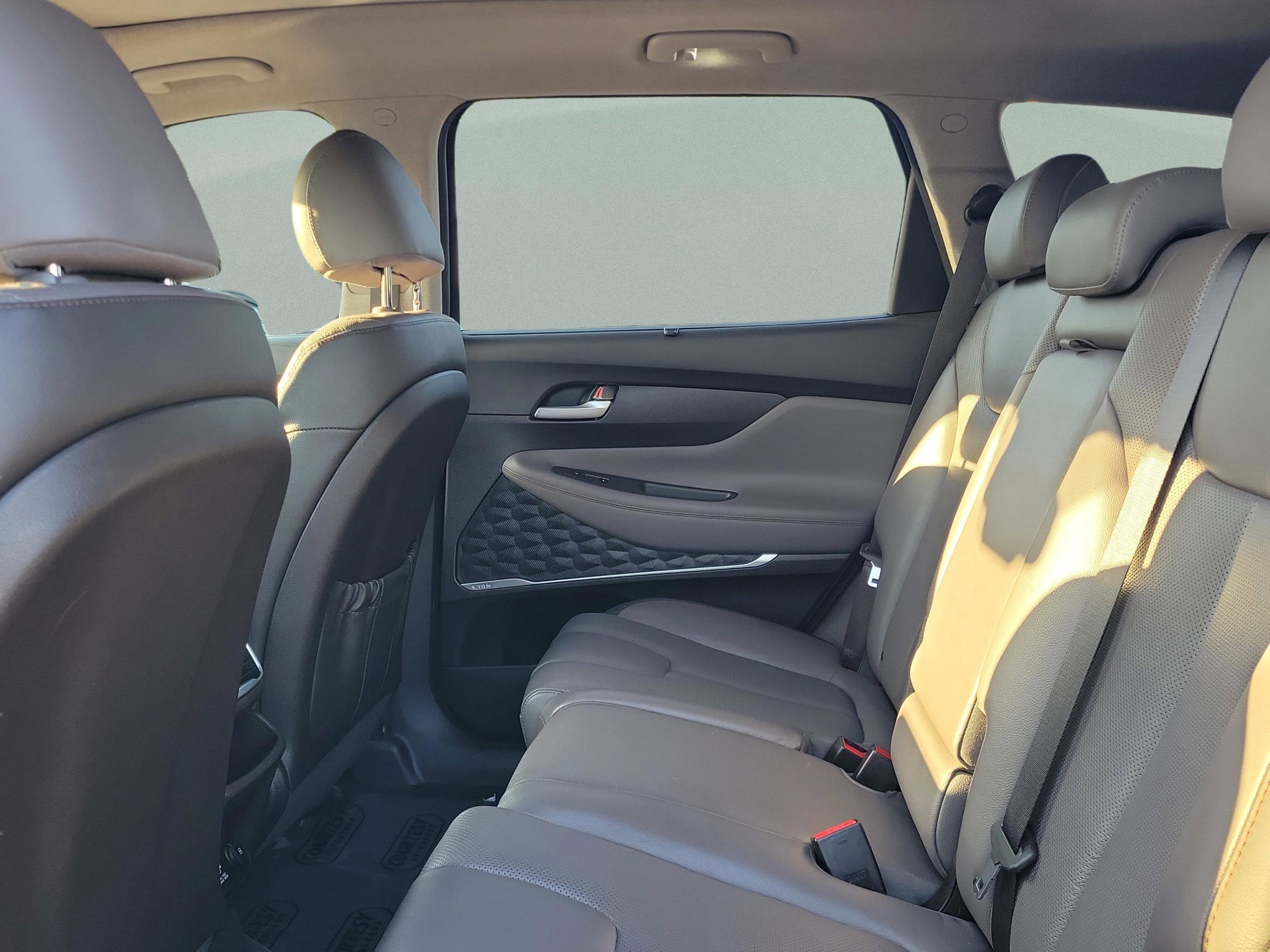 Used 2020 Hyundai Santa Fe Limited image 12