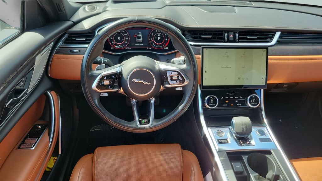 Used 2021 Jaguar XF R-Dynamic SE image 15