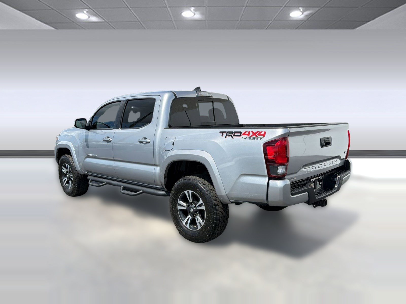 Used 2019 Toyota Tacoma TRD Sport AWD/4WD image 3