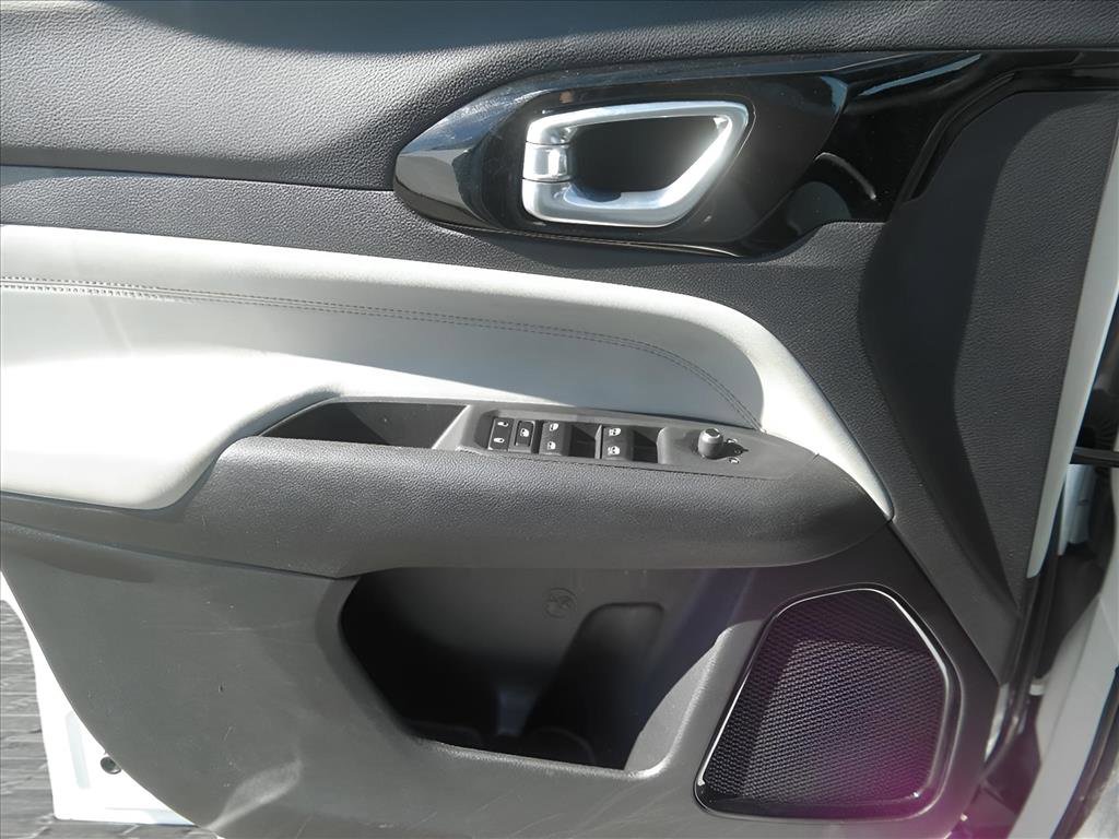 Used 2024 Jeep Compass Limited image 11