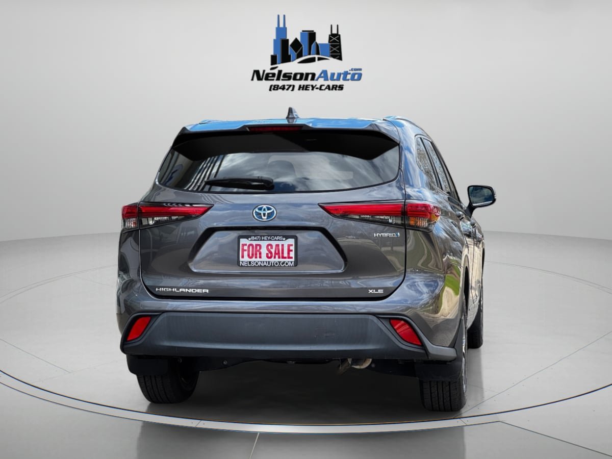 Used 2020 Toyota Highlander XLE AWD/4WD image 5