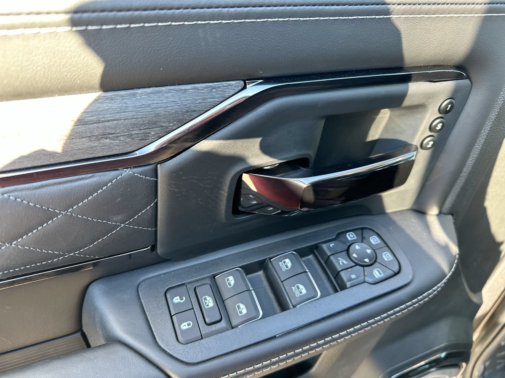 New 2026 RAM 2500 Limited AWD/4WD image 13