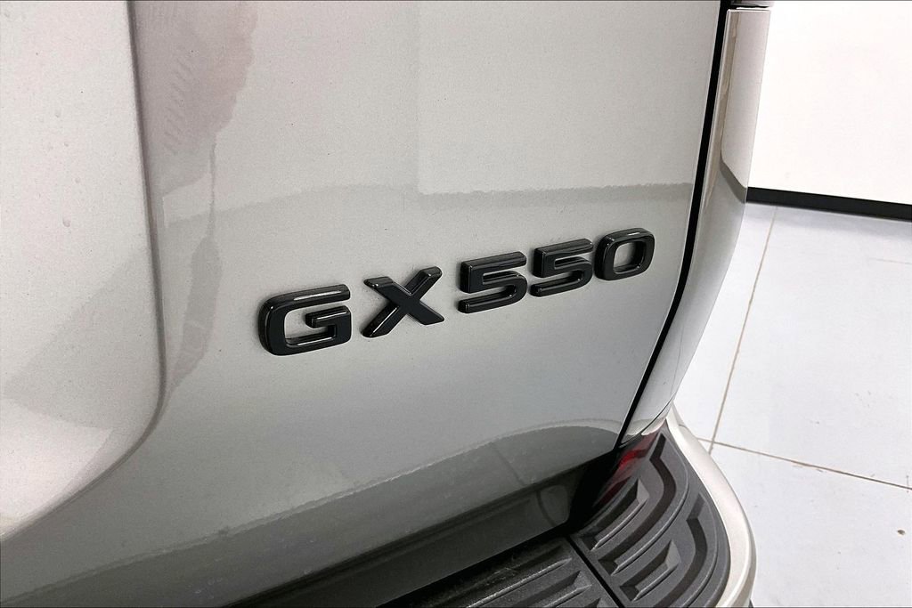 Used 2025 Lexus GX 550 image 40