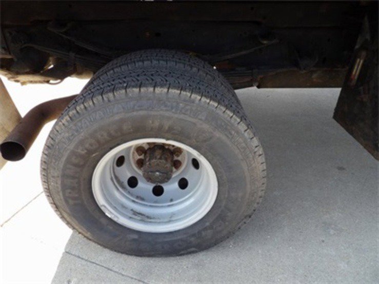 Used 1996 Ford F350 4x4 Regular Cab image 9