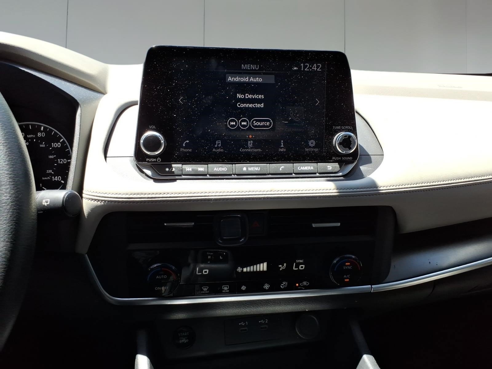 Used 2024 Nissan Rogue SV AWD/4WD image 12