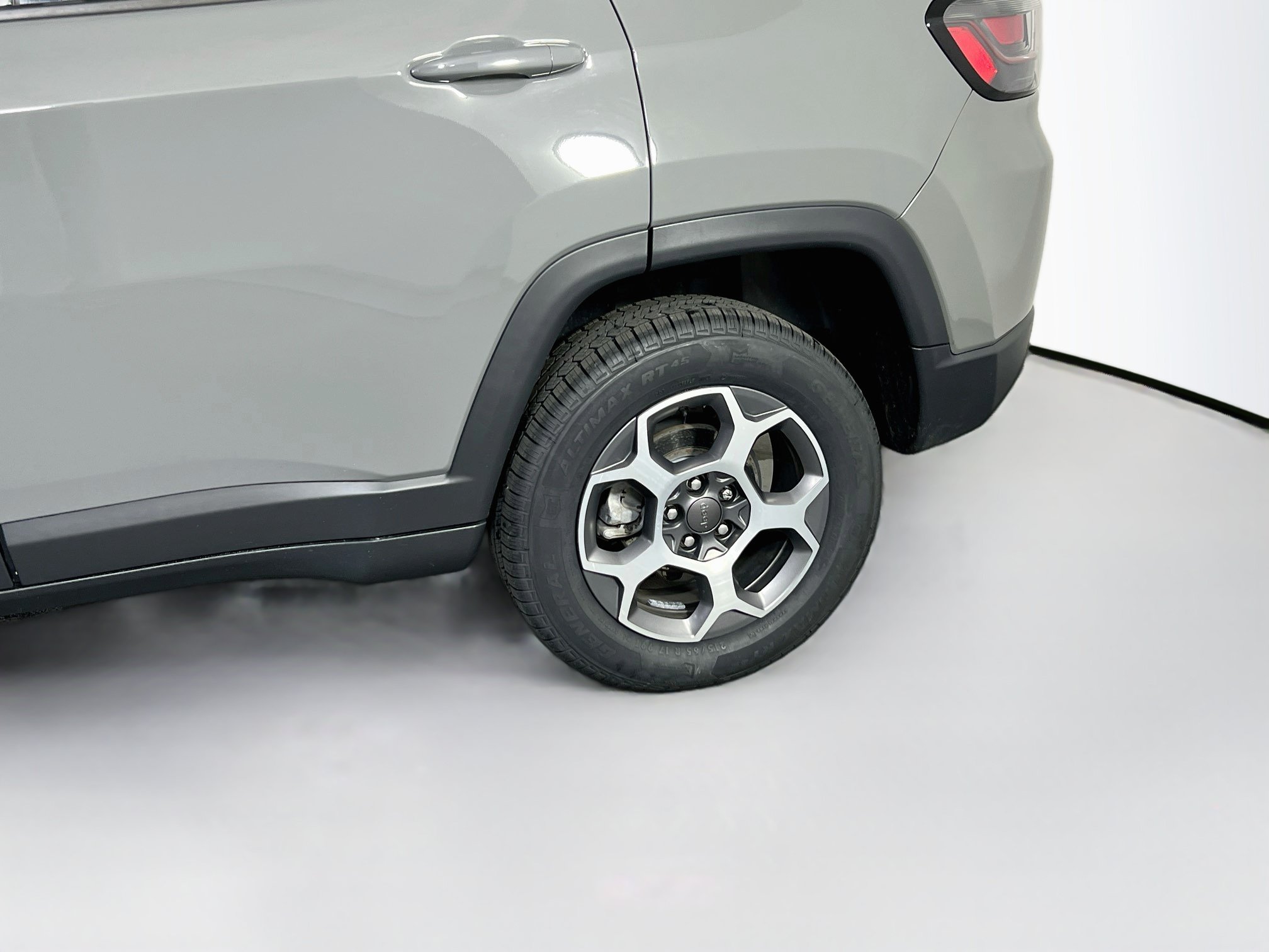 Used 2022 Jeep Compass Trailhawk w/ Trailhawk Elite Group AWD/4WD image 30