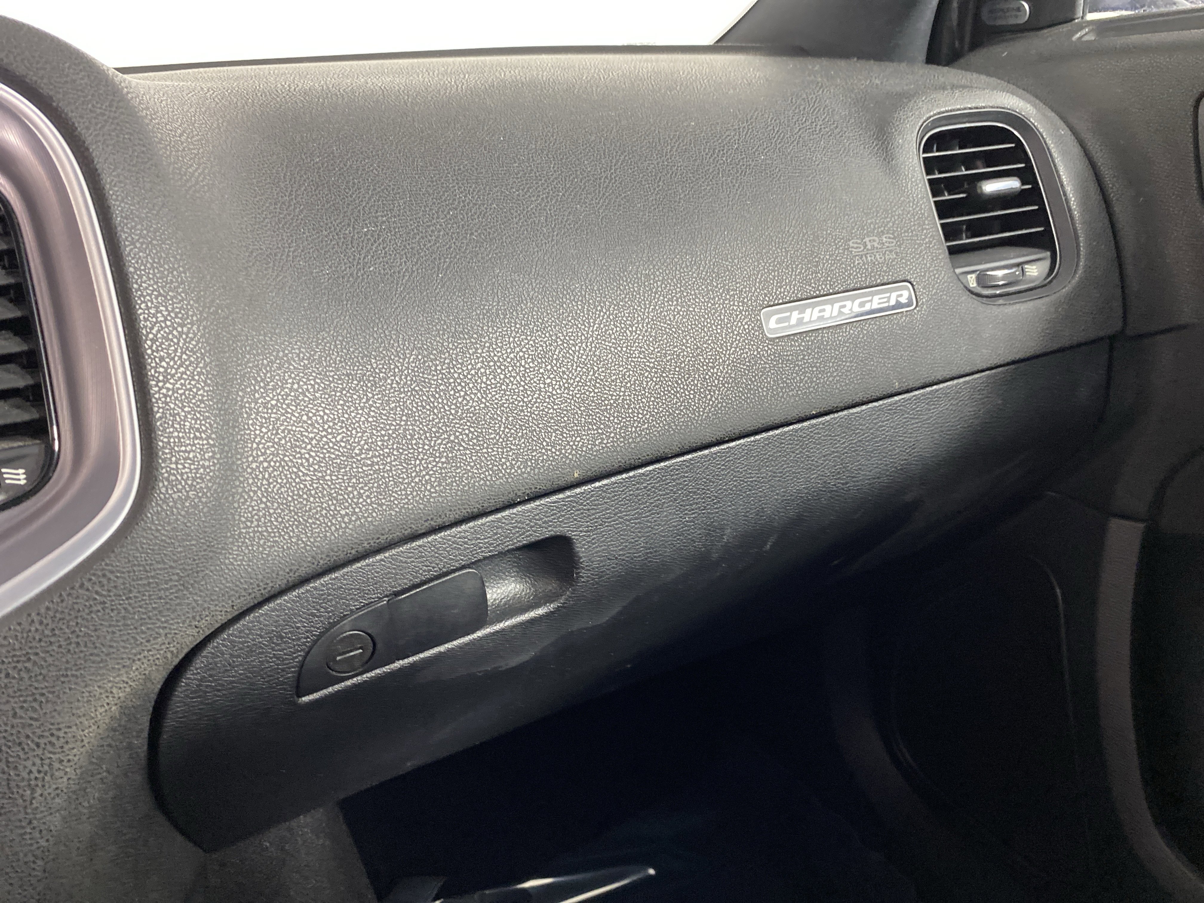 Used 2019 Dodge Charger SXT w/ Blacktop Package image 31