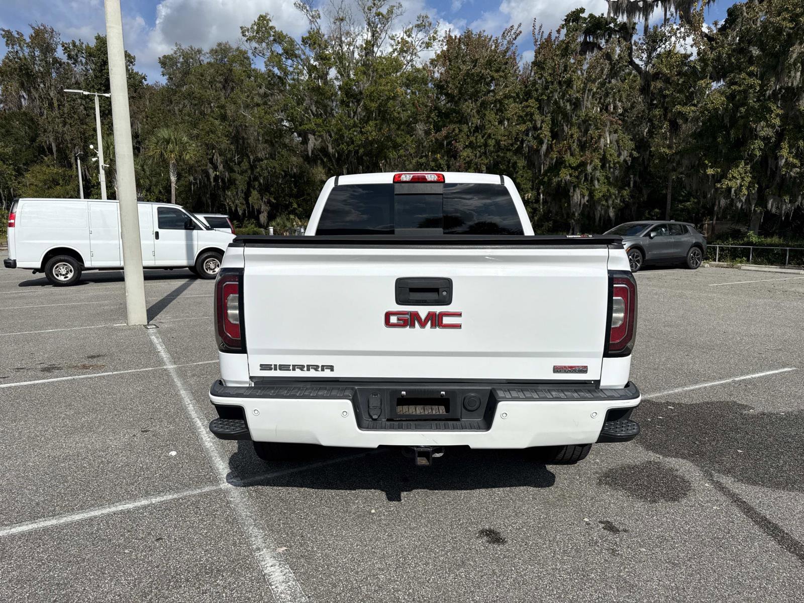 Used 2017 GMC Sierra 1500 SLT image 4
