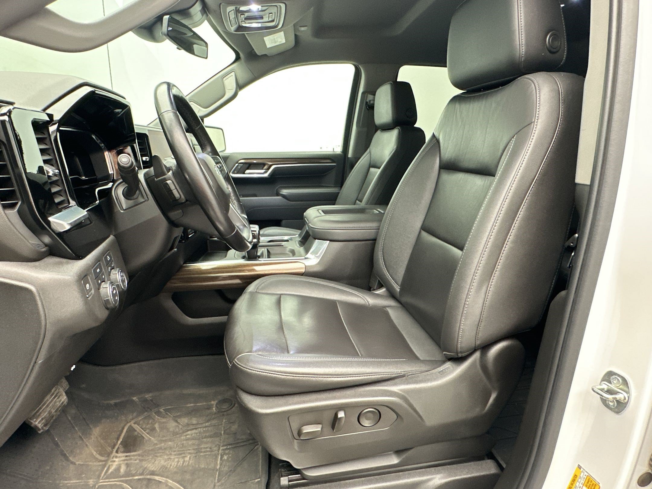 Certified 2022 Chevrolet Silverado 1500 RST w/ All Star Edition Plus AWD/4WD image 5