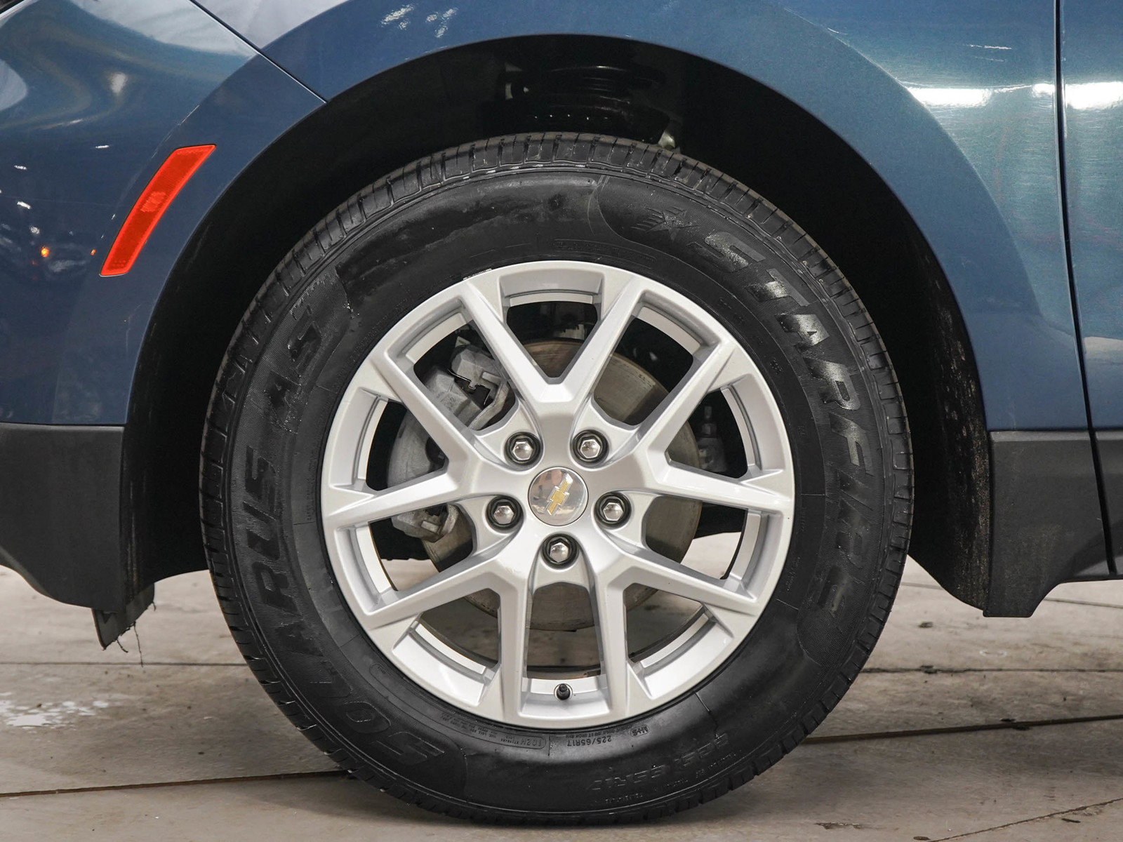 Used 2024 Chevrolet Equinox LT AWD/4WD image 30